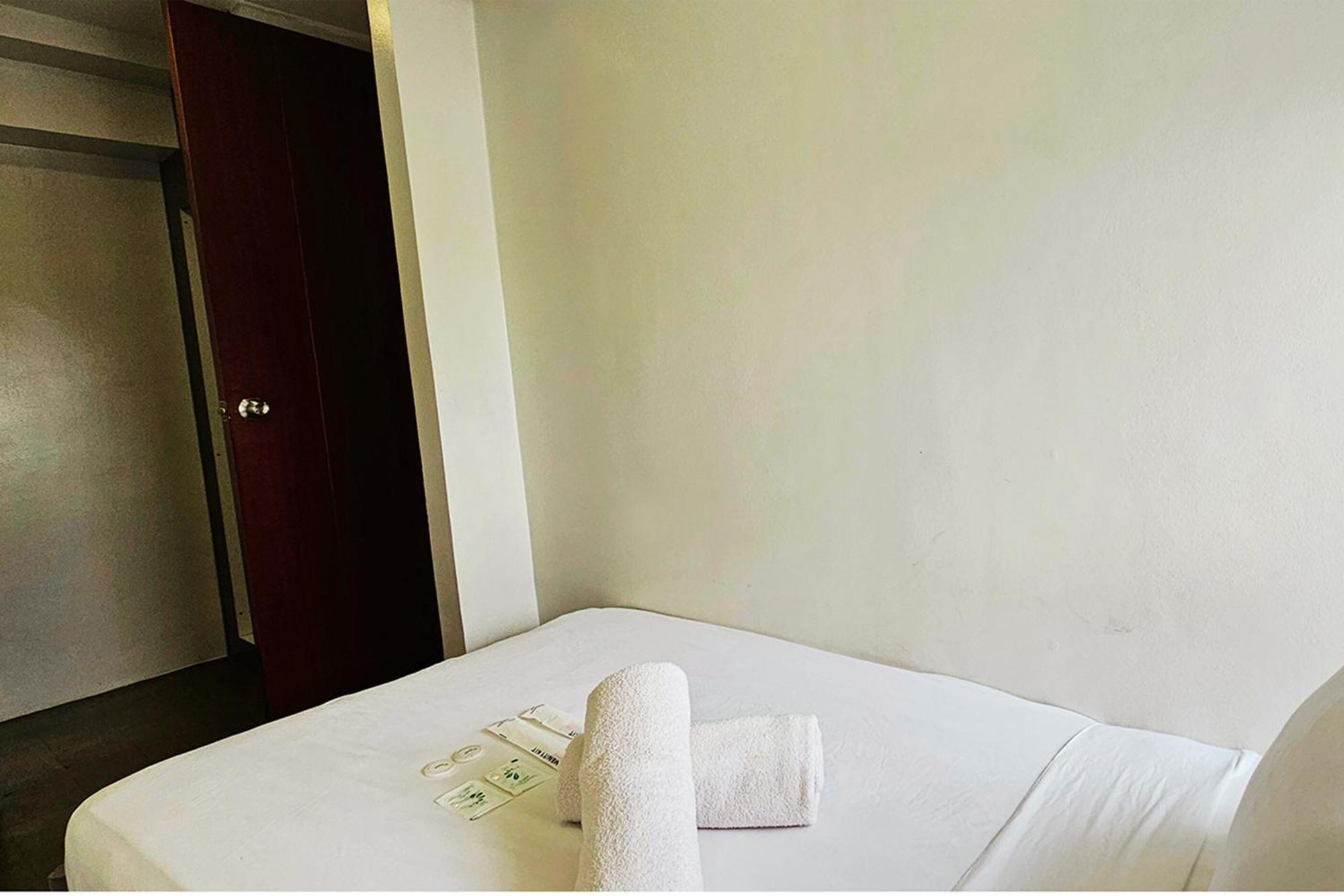 Gilmore Tower By Sms Hospitality Quezon City